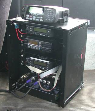 Toepassingsvoorbeeld, RCC masterunit in een communicatie voertuig met 4 radios